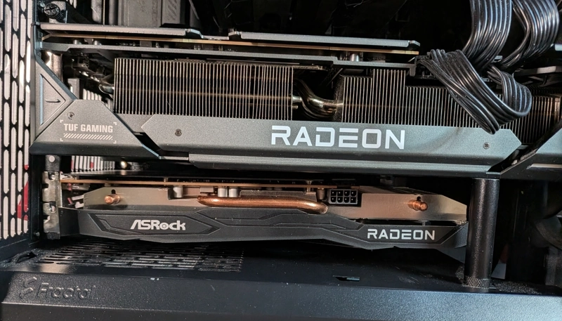 The 7900 XTX and 6650 XT both physically fit, but the PCIe slot under the 6650 XT isn't the right configuration. I really wanted this to work so I didn't have to buy another card.